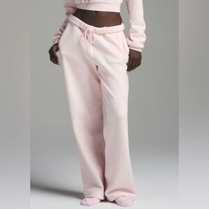 SKIMS Soft Pink Lounge Pants in Barely Pink